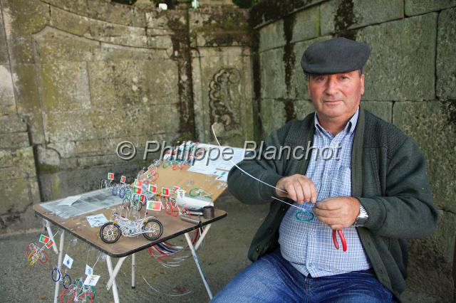 portugal douro 12.JPG - Fabrication de vélos avec du fil de ferVila Real, Portugal